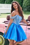 Glitrende blå En linje Off the Shoulder Satin Ruffle Homecoming Kjole med Perle.