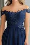 Elegant A-linje Navy Off the Shoulder Chiffon Lang Mother Of the Bride Kjole med blonder applikationer