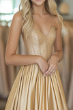 Guld Satin Sweetheart A Line Ruched Prom Kjole med Perlebesat