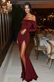 Burgundy Satin Off the Shoulder Sheath Gala Kjole med slids