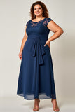 Plus Size Blonde Chiffon Navy Kjole til brudens mor