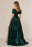 Off the Shoulder Mørkegrøn En linje Tiered Satin Prom Kjole