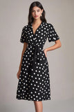 Sort Hvid A-linje V-hals Polka Dots Kjole med Skærf
