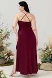 Bordeaux satinskede halter plus size brudepigekjole med slids