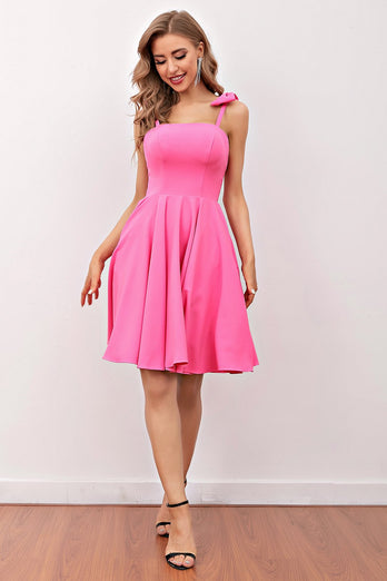 Pink kort cocktail kjole med bue