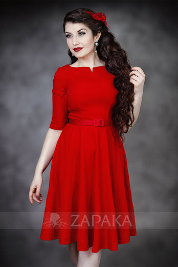 Formel kjole med rød crepe