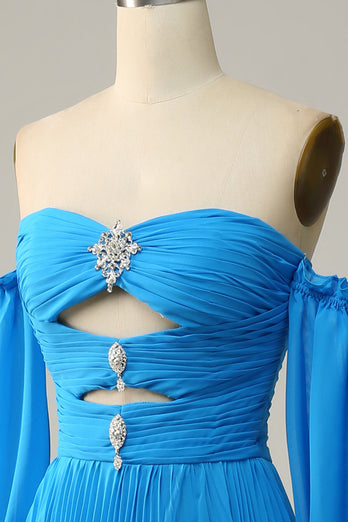En streg fra skulderen blå lang gallakjole med perler
