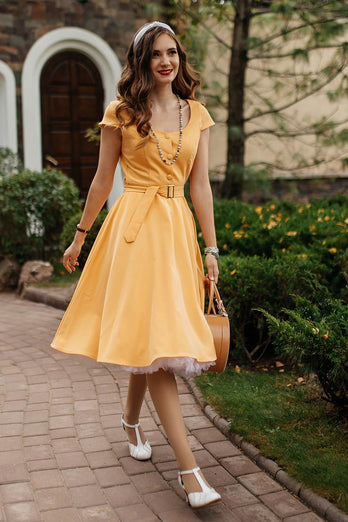 Rund hals gul vintage kjole med knap