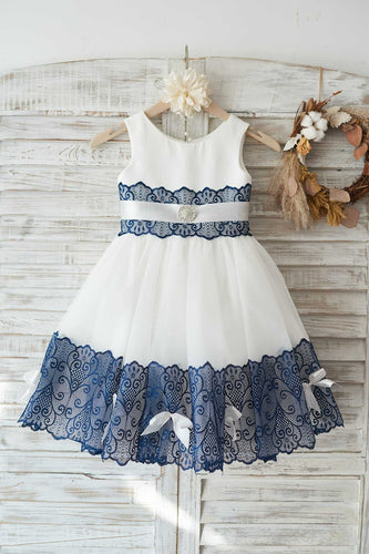 Rund hals blå hvid blomst pige kjole med blonder