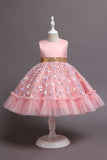 En Line Jewel Neck Pink Girl Party Dress med applikationer