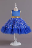 En Line Jewel Neck Pink Girl Party Dress med applikationer