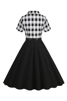 V-hals korte ærmer Plaid Black 1950'erne kjole med bælte