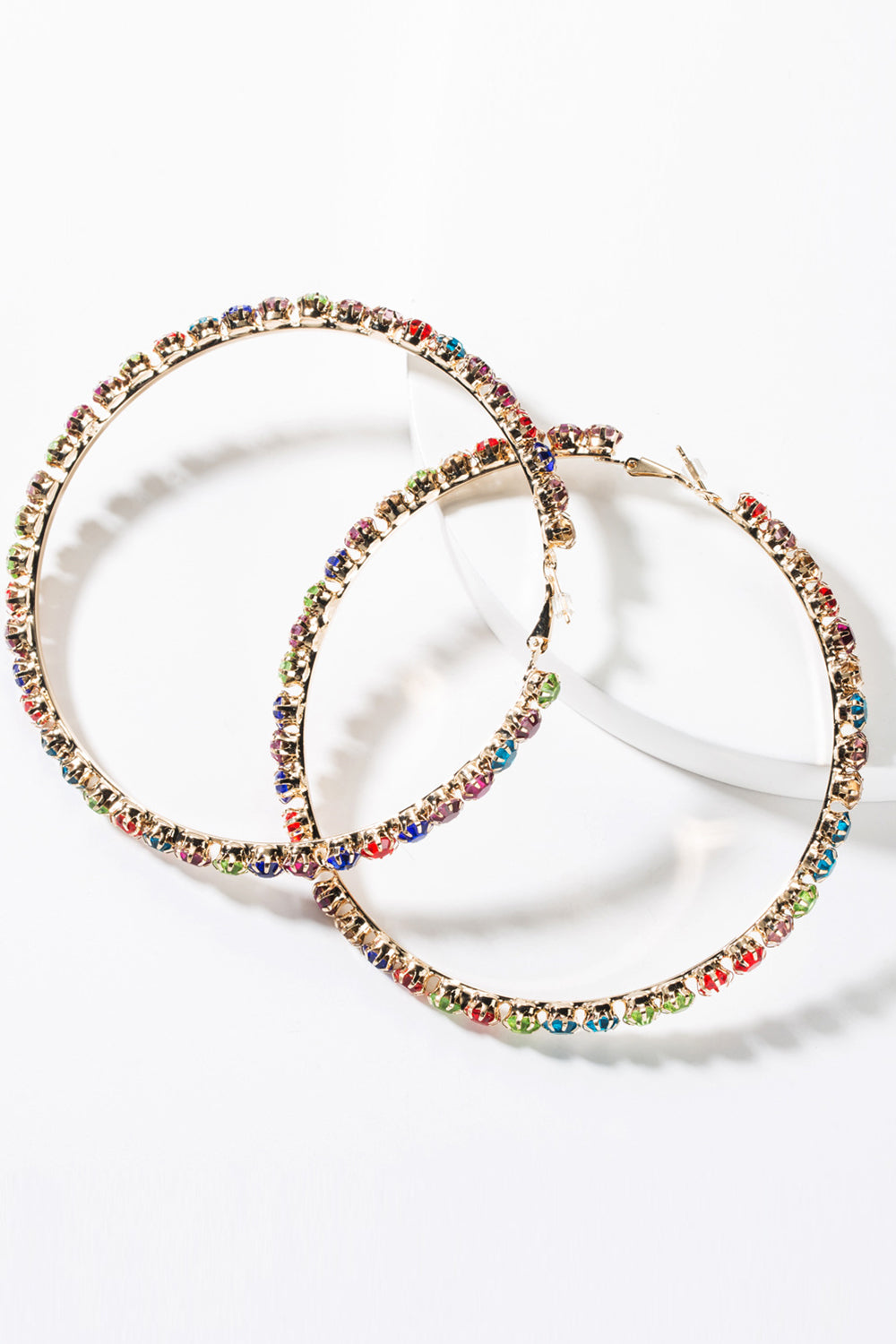 Farverig beaded hoop ørering