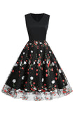 Sort vintage 1950'er kjole med broderi