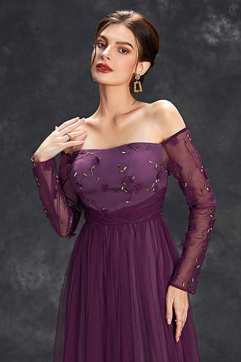 Mørk lilla tyl fra skulderen formel kjole med ærmer
