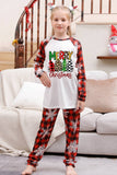 Plaid matchende familiejulepyjamas med snefnug
