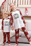 Rød Plaid matchende familiejulepyjamas med snefnug