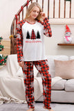 Plaid matchende familiejulepyjamas med snefnug