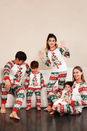 Rødgrøn familie juletræ pyjamas sæt