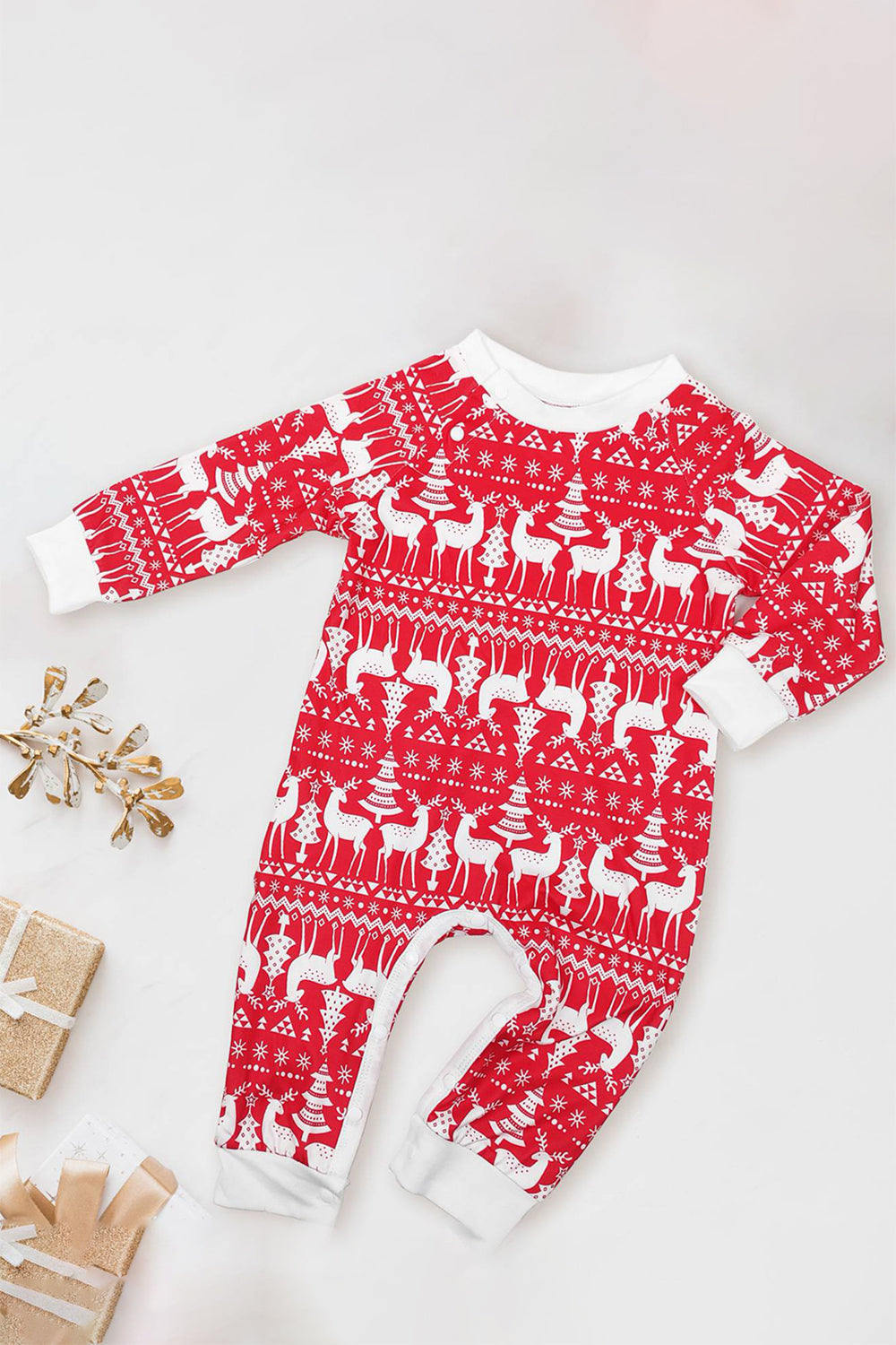 Rødgrøn familie juletræ pyjamas sæt