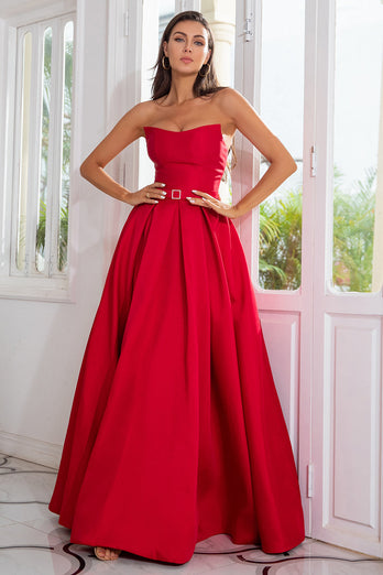 En line stropløs rød lang Prom kjole med split front
