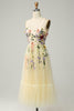 Indlæs billede til gallerivisning A Line Spaghetti Straps Champagne Tea Længde Prom Dress med applikationer