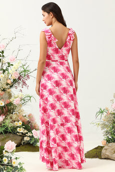 En linje V hals pink blomst trykt lang brudepige kjole med flæser