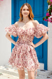 Stilfuld A Line Off the Shoulder Dusty Rose Tulle Kort Homecoming Kjole med korte ærmer