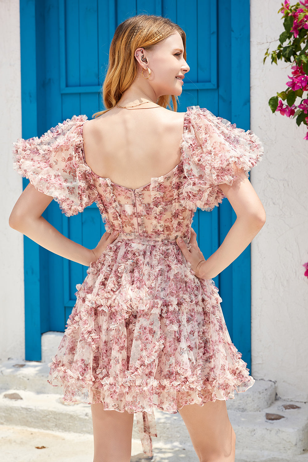Stilfuld A Line Off the Shoulder Dusty Rose Tulle Kort Homecoming Kjole med korte ærmer