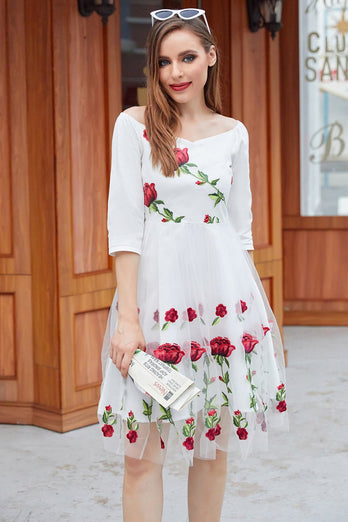 Hvid V Hals Vintage Kjole med Rose Broderi