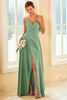 Indlæs billede til gallerivisning Lysegrøn lang brudepigekjole med slids