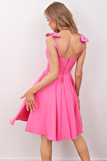 Pink kort cocktail kjole med bue