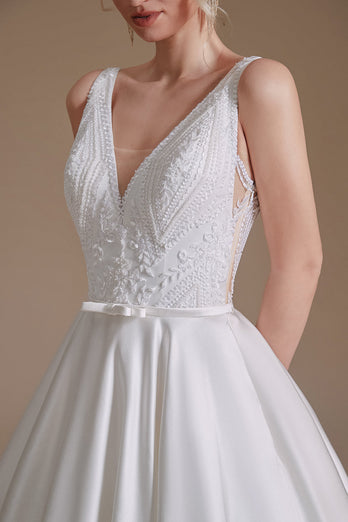 Hvid A-Line V-hals brudekjole med blonder